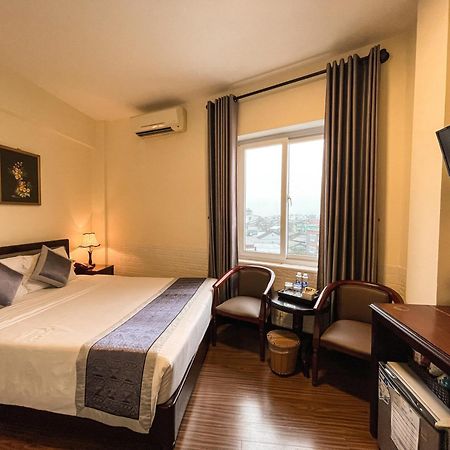 Baly Hotel Hue Eksteriør bilde