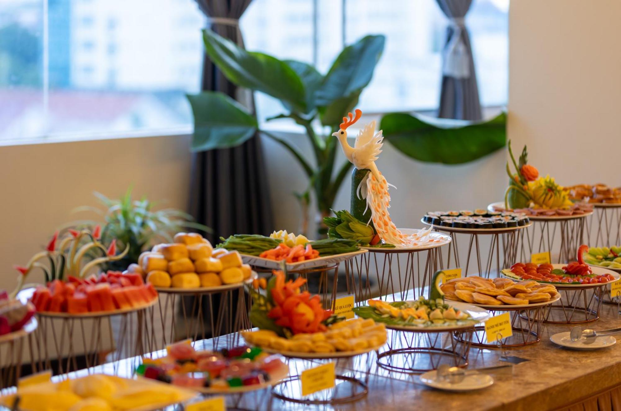 Baly Hotel Hue Eksteriør bilde