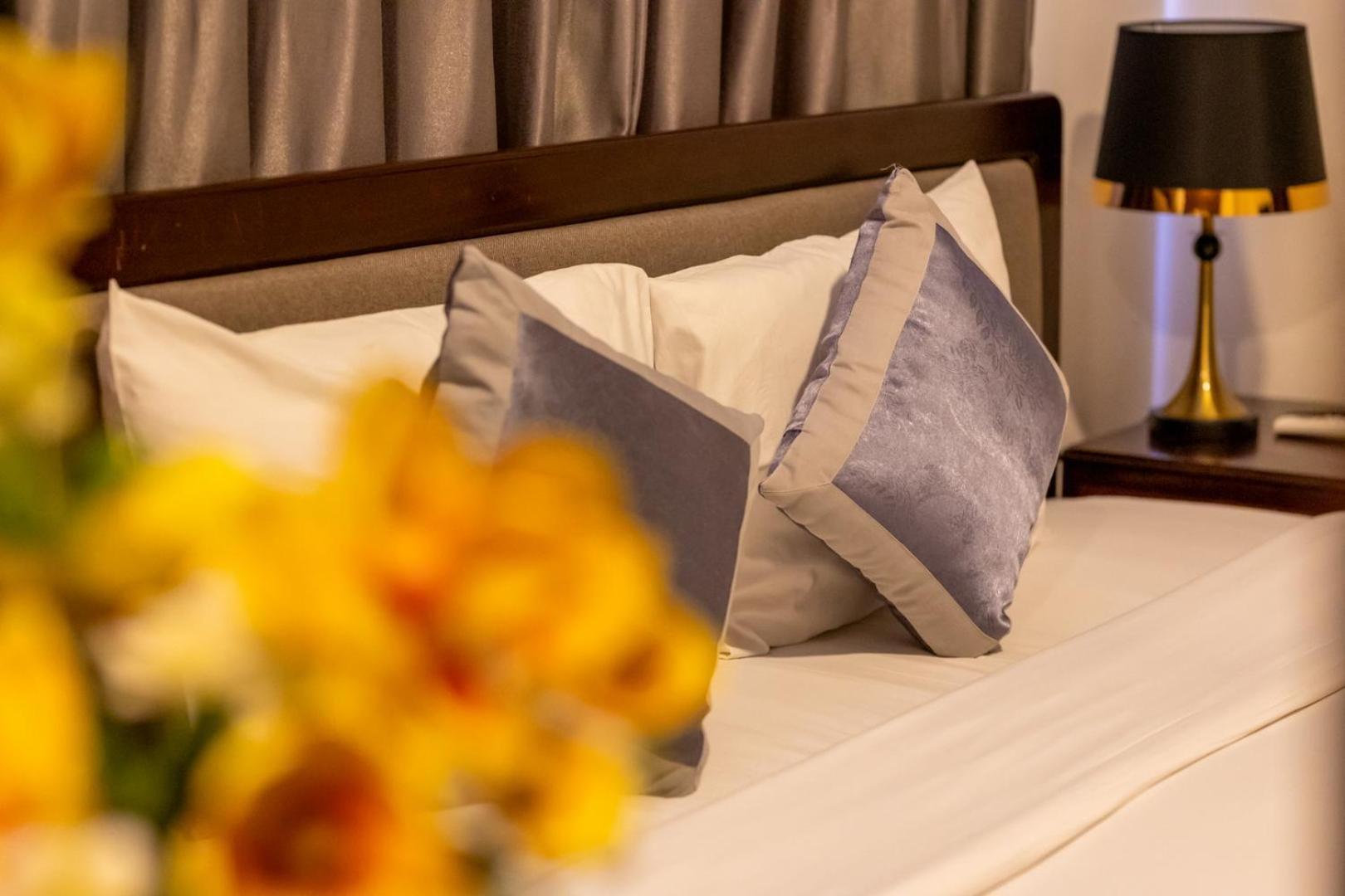 Baly Hotel Hue Eksteriør bilde