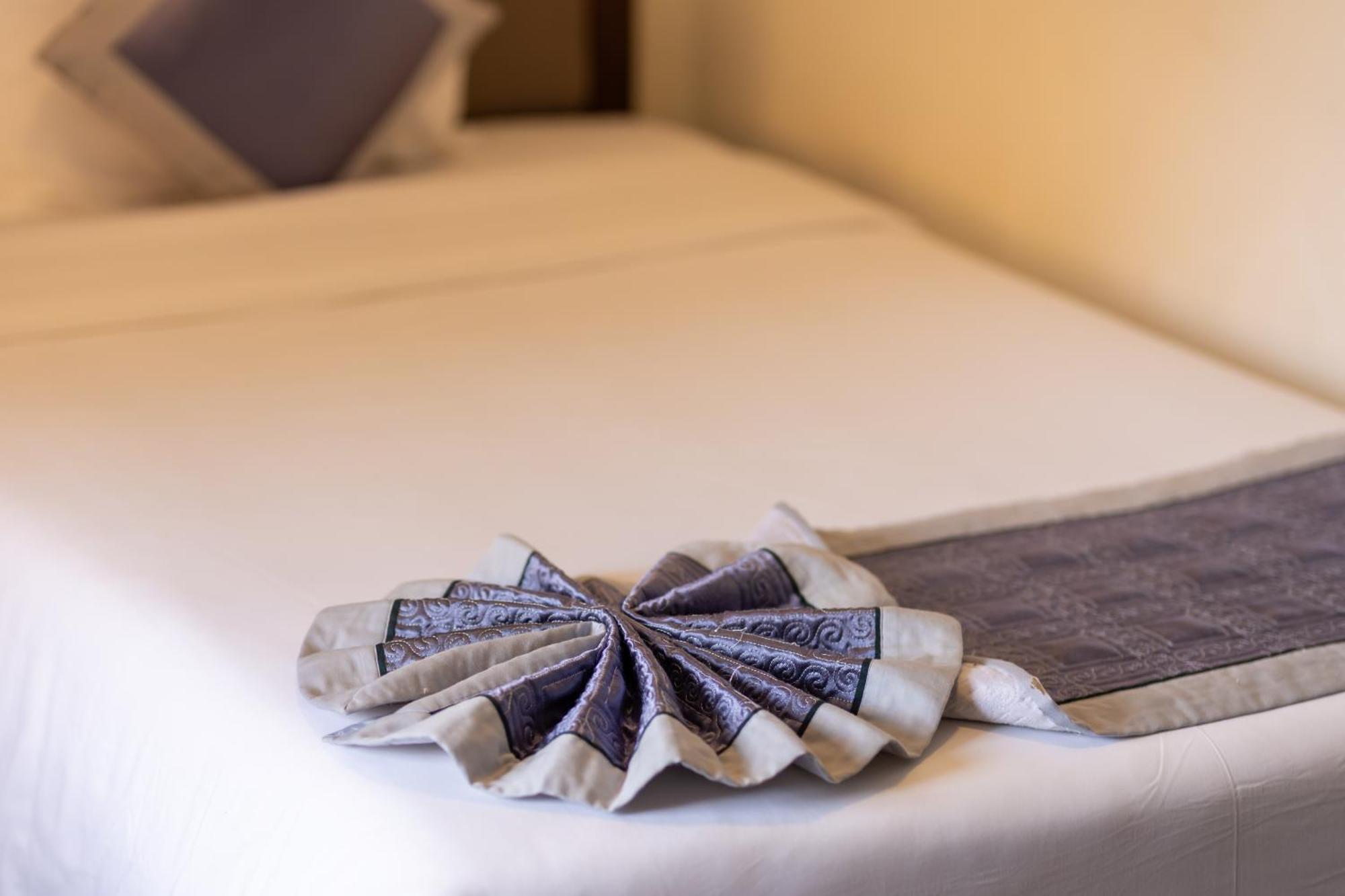 Baly Hotel Hue Eksteriør bilde