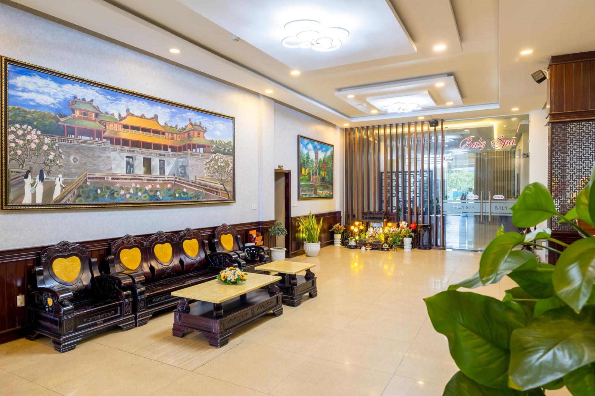 Baly Hotel Hue Eksteriør bilde
