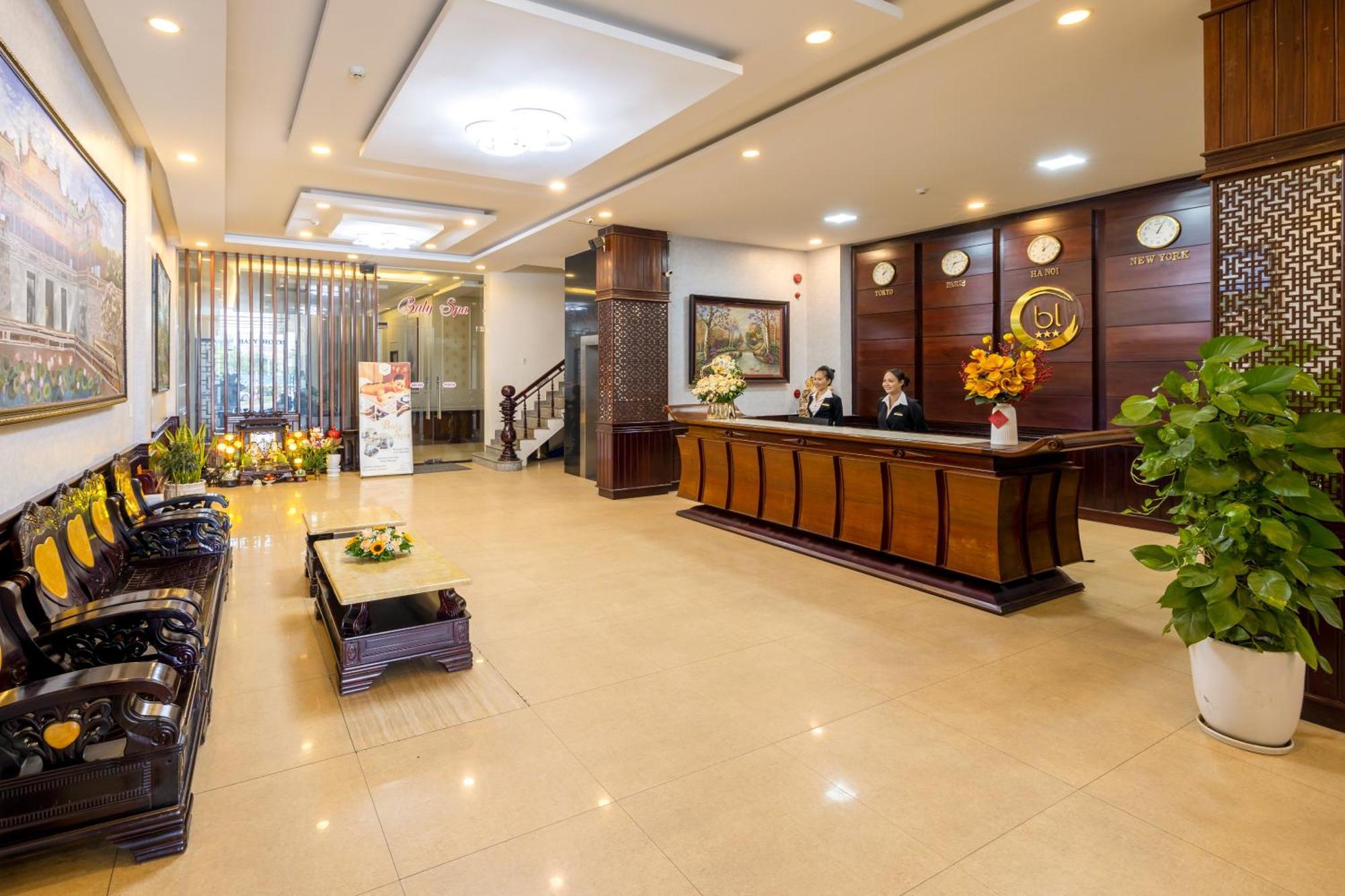Baly Hotel Hue Eksteriør bilde
